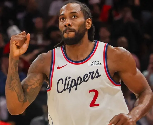 kaiyun-34岁及以上球员连续20+场数榜：小卡第一，詹姆斯科比等在列