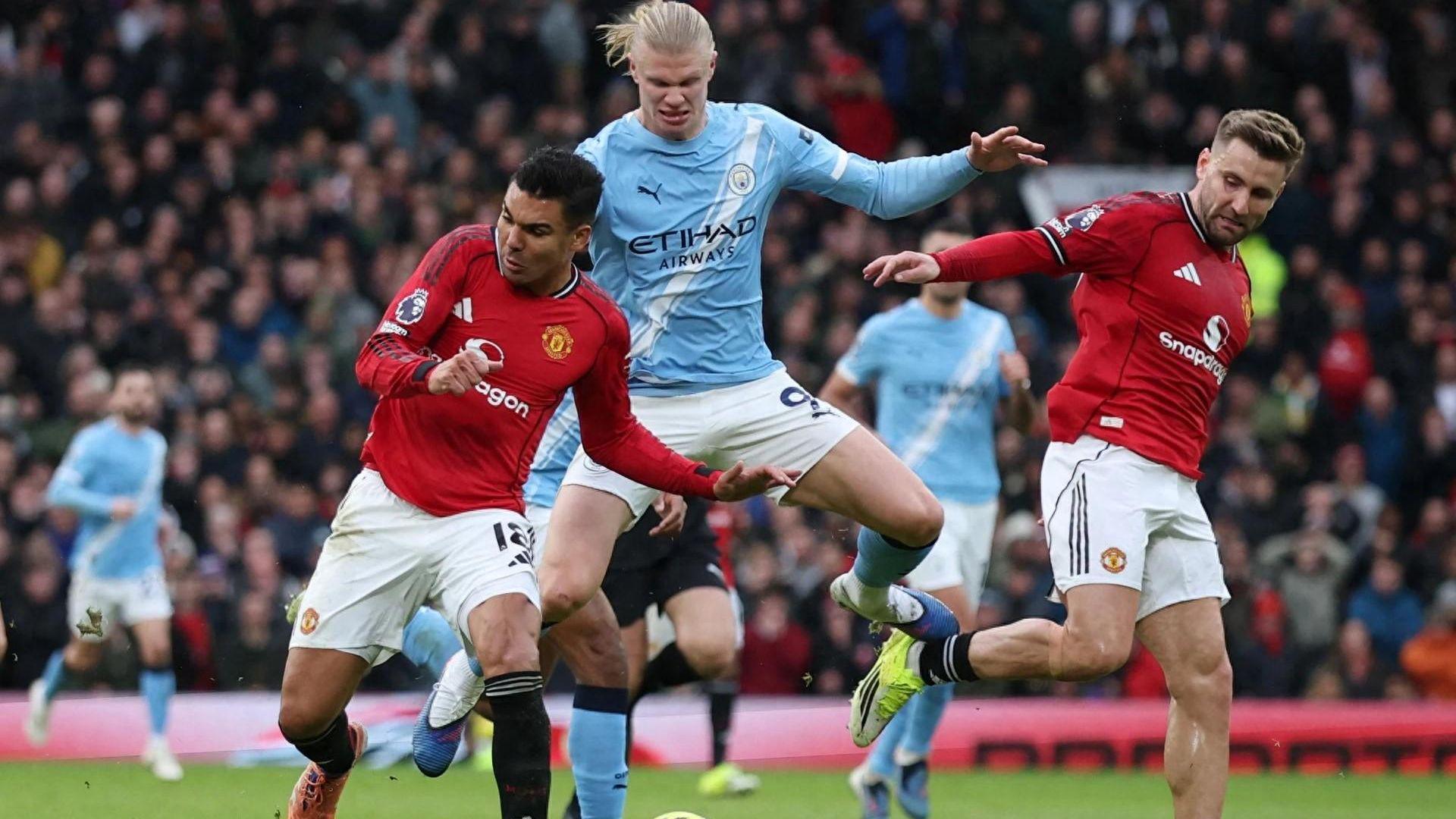 开云-卡塞米罗为何离开曼联?他不是水货,但红魔已经负担不起他