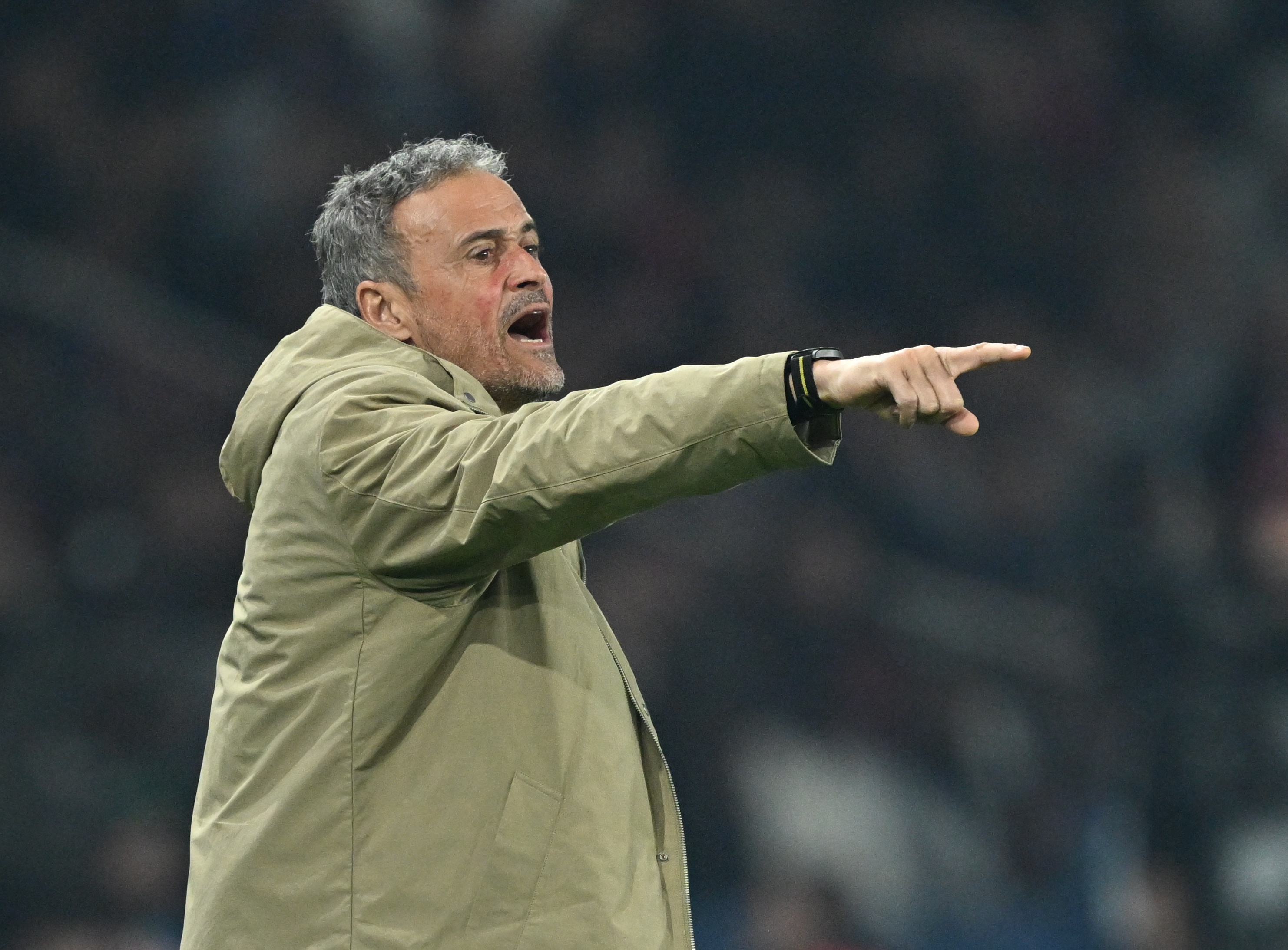 开云体育下载-7胜1平!巴黎在欧冠淘汰赛连续8场不败,追平法甲球队纪录